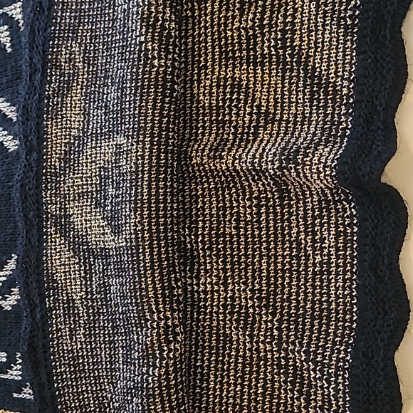 LIKE NEW VTG Nutcracker Pontsettia Metallic Sparkle Scalloped Hem Sweater - Picture 12 of 14